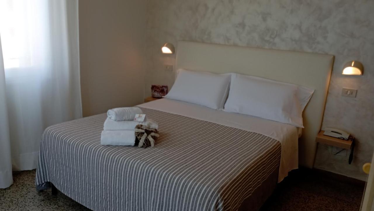 Hotel Raul Riccione Luaran gambar